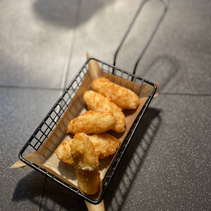 Сырные палочки с колбасками